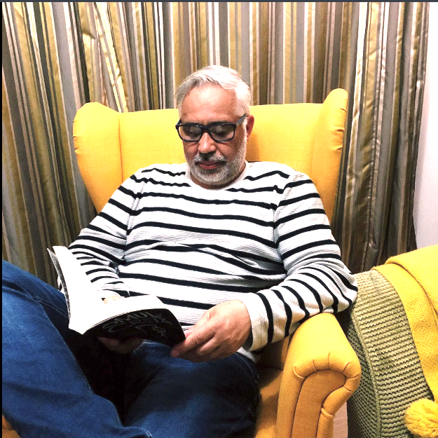 Dincolo de Vitrinele Marilor Librării: Brunno Livadaru și Curajul de a Scrie Altfel - Cuvinte și Cafea